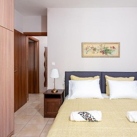 Eleni'S Modern Apartment 볼로스 외부 사진